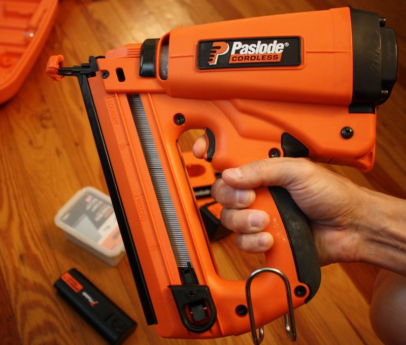 Paslode 900600 Cordless 16gauge Angled Finish Nailer Review