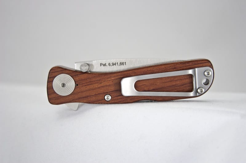 https://www.protoolreviews.com/tools/hand/cutting-chisels/sog-twitch-ii-knife/7048/attachment/sog-twitch-ii-belt-clip/