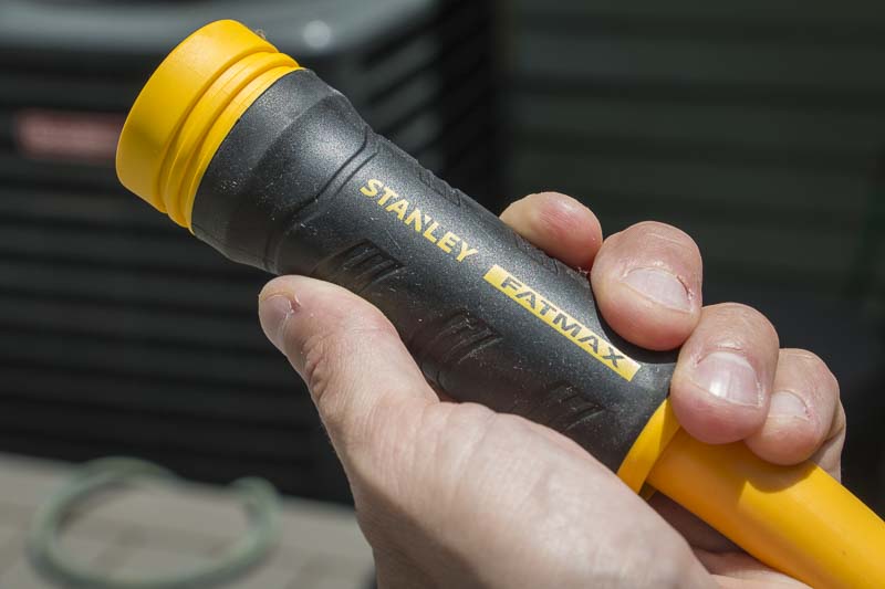 https://www.protoolreviews.com/trades/concrete/stanley-fatmax-professional-grade-water-hose/21844/attachment/stanley-fatmax-hose-end/