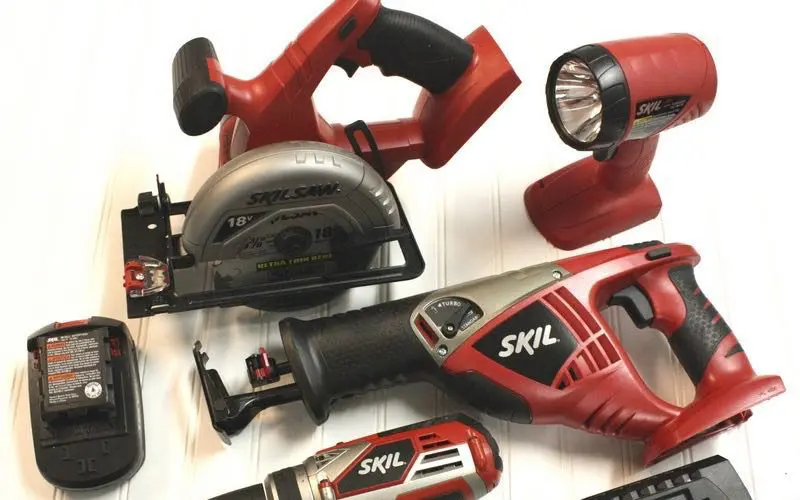 SKIL 4 tool combo kit