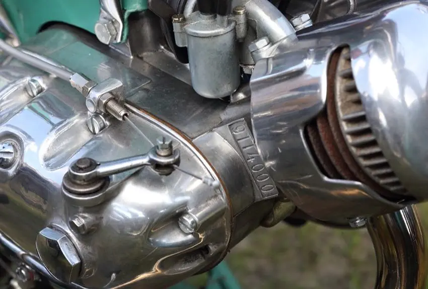 2 stroke vs 4 stroke motor engine Moped