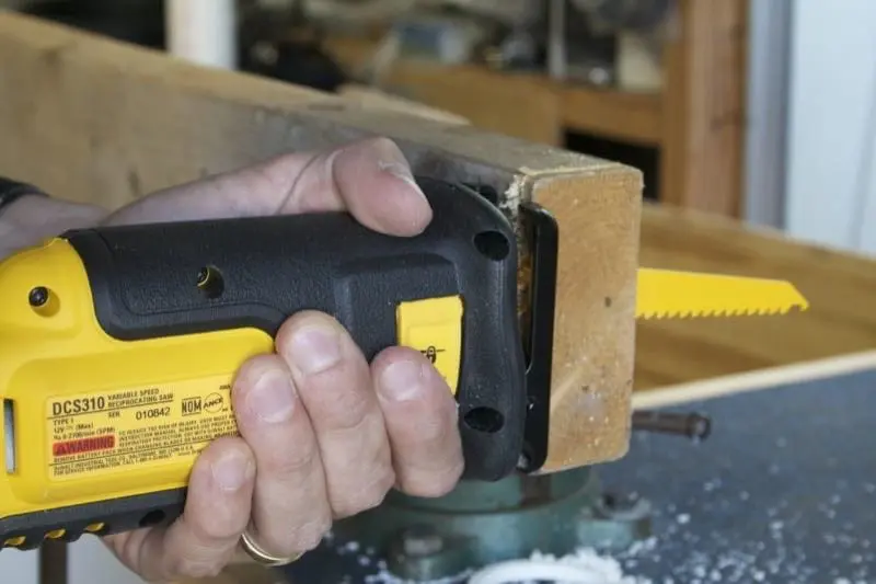 DeWalt DCS310S1 12V MAX Pivot Reciprocating Saw Review