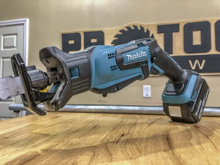 Makita Compact Reciprocating Saw XJR01