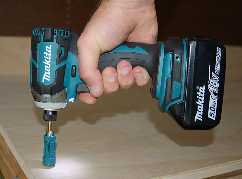 Makita XDT09M Featured image 2