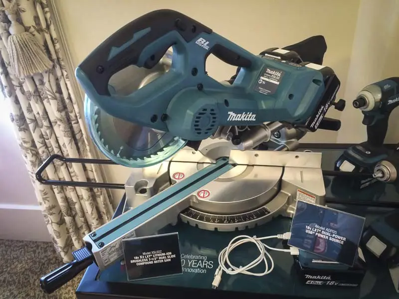 Makita XSL02 36V Cordless 7-1:2 in Sliding Miter Saw