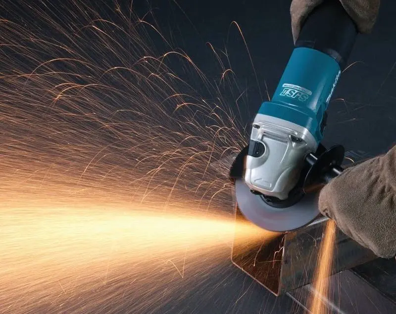 Makita GA5042C grinder