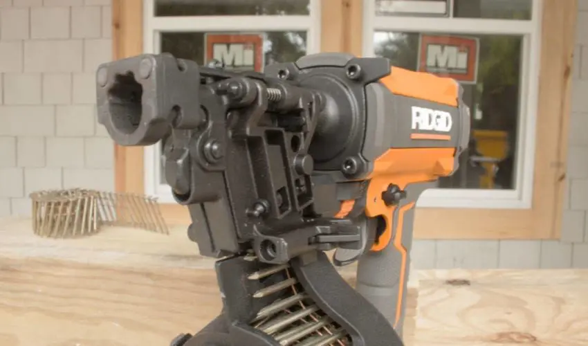 Ridgid R175RNF Coil Roofing Nailer