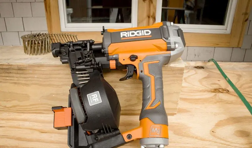 Ridgid R175RNF Coil Roofing Nailer