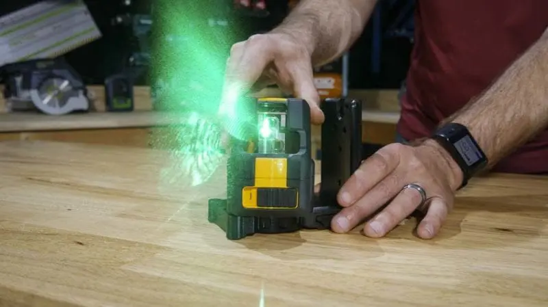 DeWalt DW088LGL Cross Line Laser