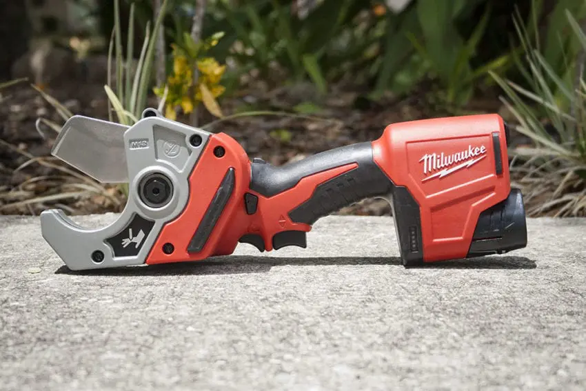 Milwaukee M12 Plastic Pipe Shear Pro Tool Reviews