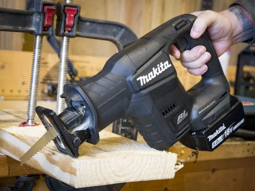 Reciprocating saw 18v makita sale