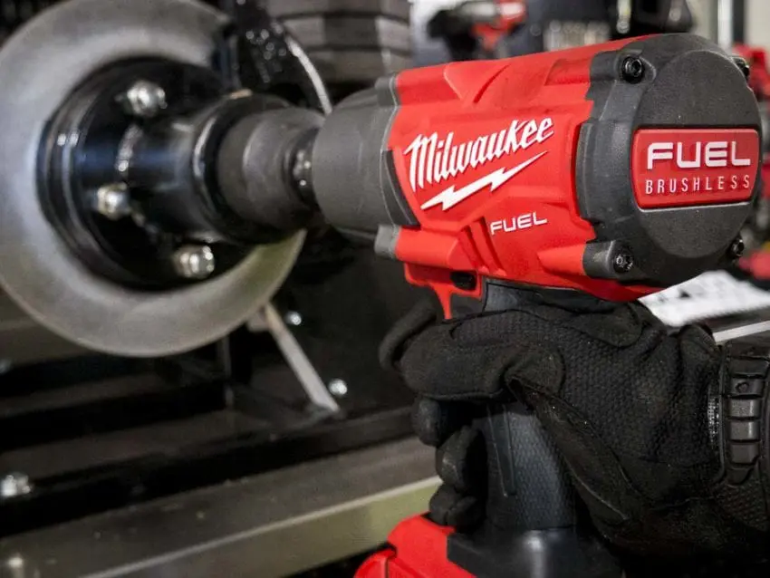 Milwaukee M18 Fuel High Torque Impact Wrench 2767-22