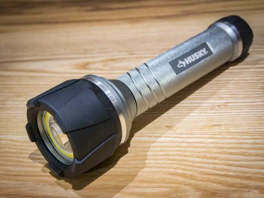 Husky 700-Lumen Aluminum Flashlight Review