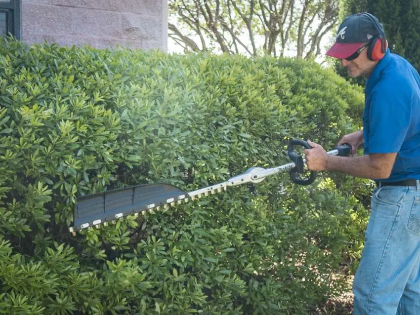 Makita Single-Side 4-Stroke Hedge Trimmer EN7350SH