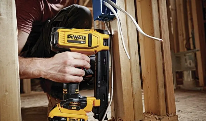 DeWalt DCN701 20V cordless cable stapler