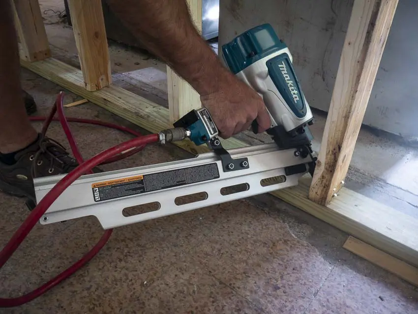 Makita AN924 framing nailer