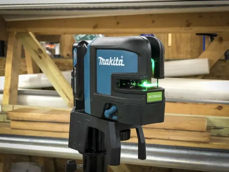 Makita Green Cross-Line Laser Level Review - SK106GDNAX