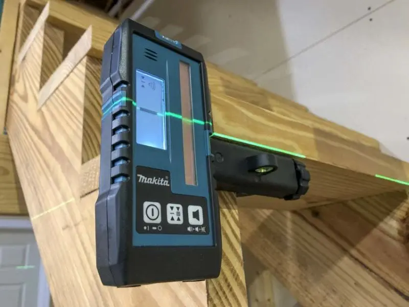 Makita Green Cross-Line Laser Level Review - SK106GDNAX