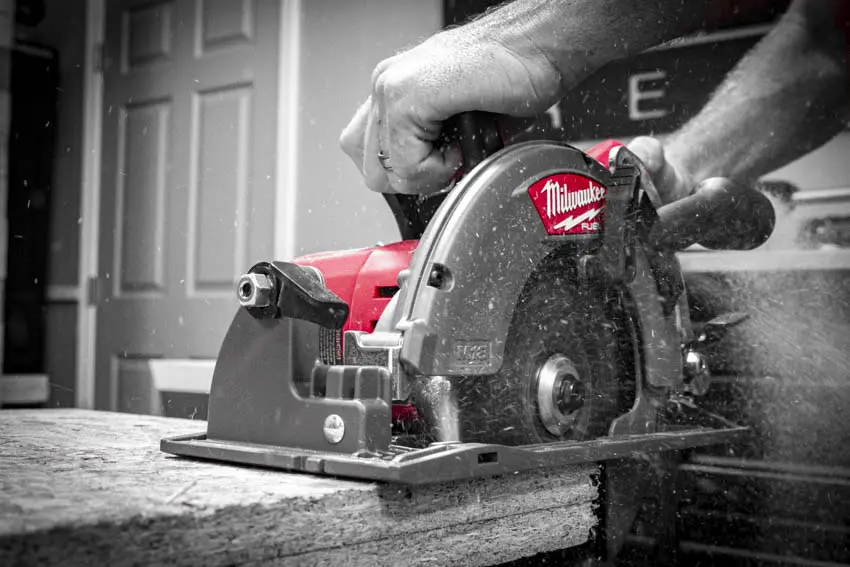 Milwaukee 2830 M18 FUEL Rear Handle Circular Saw