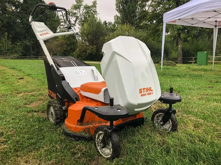 Stihl 25-inch 36V professional lawnmower