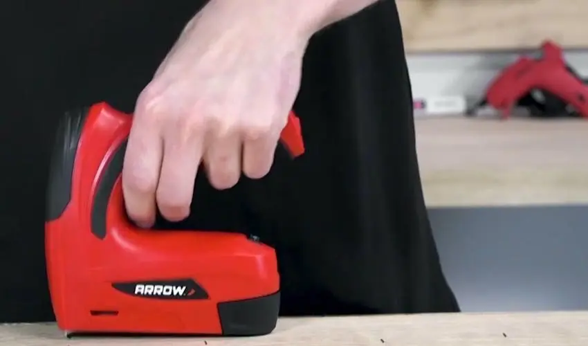 Arrow E21 Rechargeable Stapler for JT21 Staples