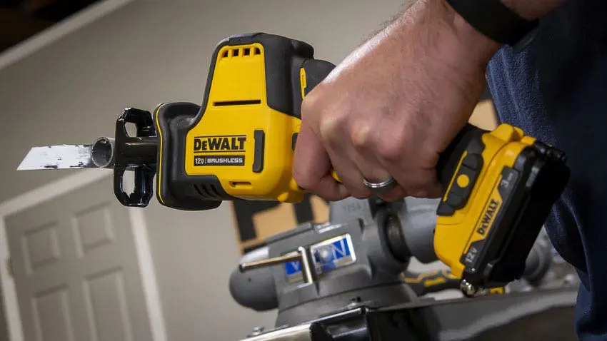 Dewalt 12v brushless reciprocating saw