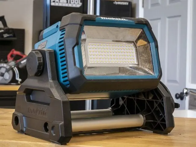 Makita DML809 18V X2 LED Work Light 10 000 Lumens PTR