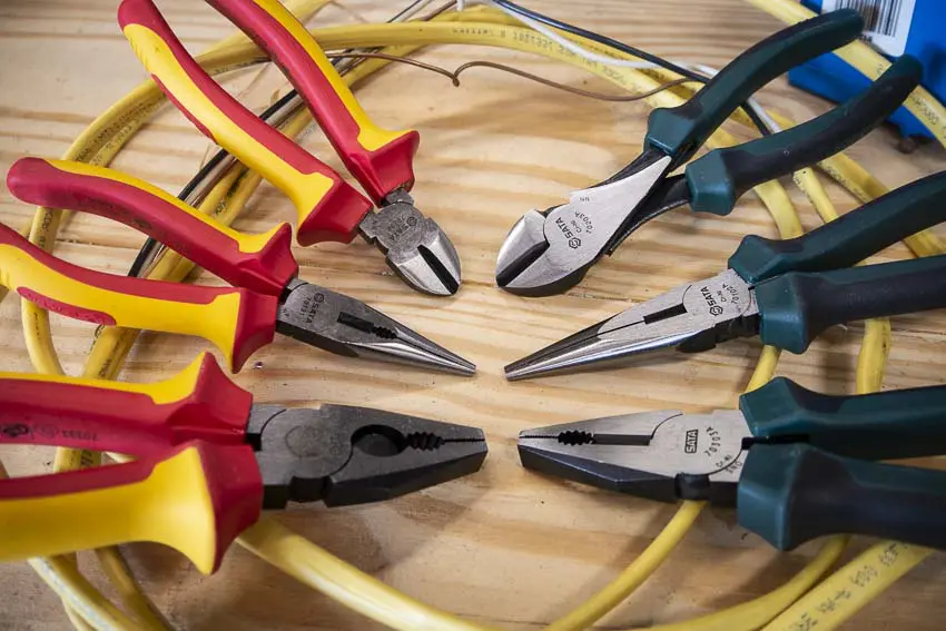 SATA insulated pliers cutters group