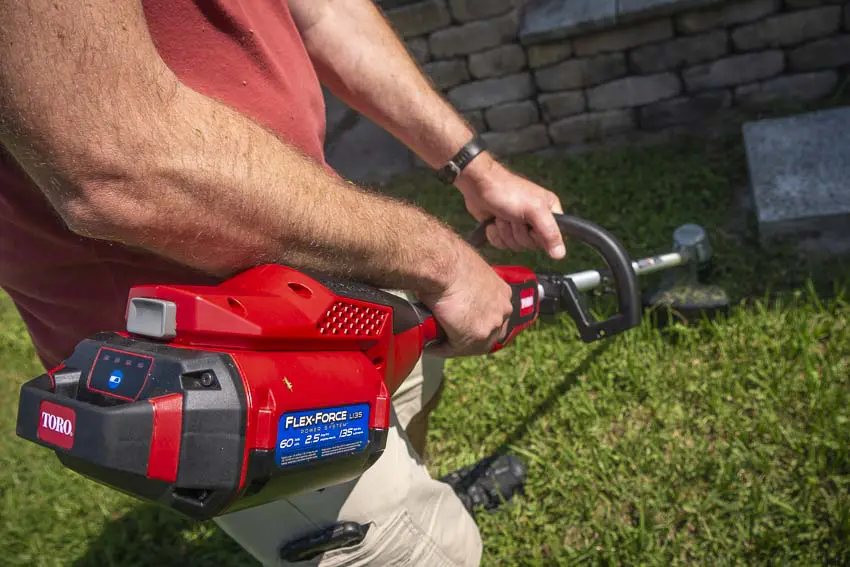 Toro battery string trimmer 60V