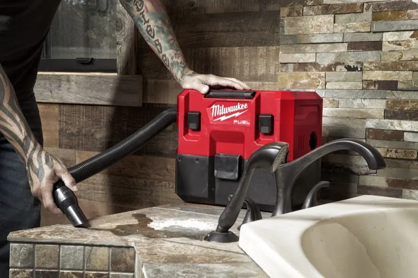 Milwaukee M12 Wet/Dry Vac