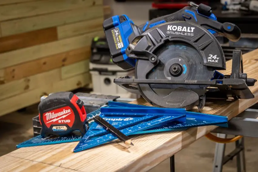 HOw to Make Straight Cuts with a Circular Saw