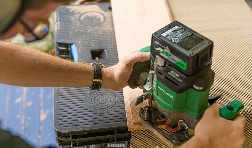 Using the Metabo Cordless Router