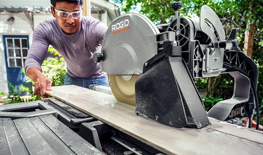 Ridgid Best 10-Inch Wet Tile Saw R4903