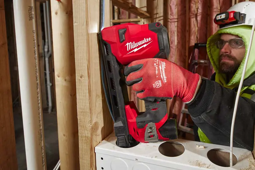 Milwaukee M12 Cordless Cable Stapler