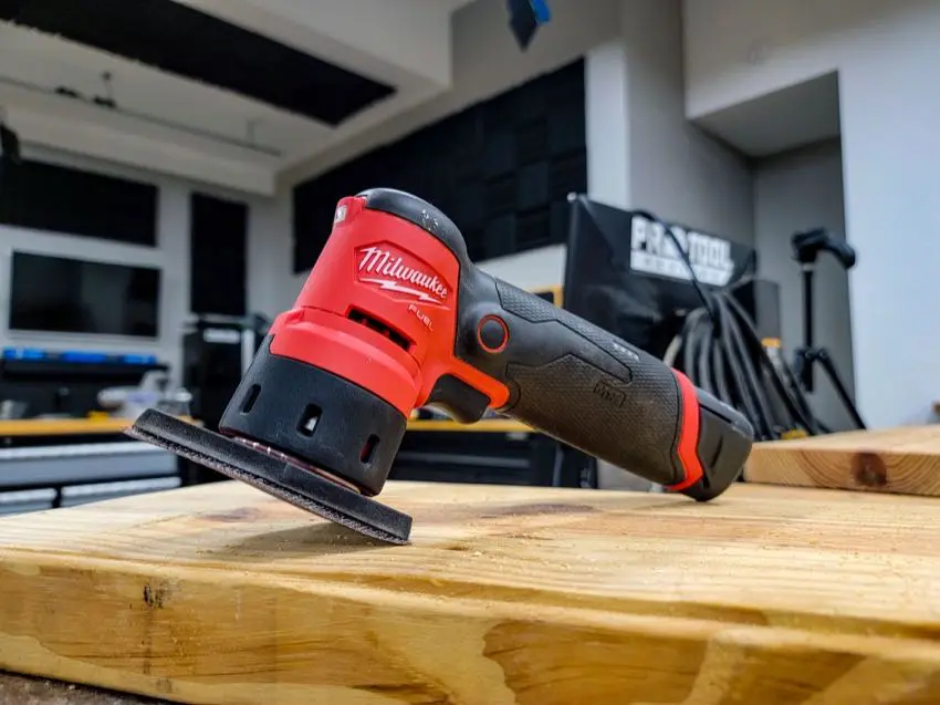 Milwaukee M12 Fuel Detail Sander