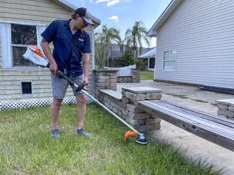 Best Battery-Powered String Trimmer for Professional Use

Stihl FSA 135 R
