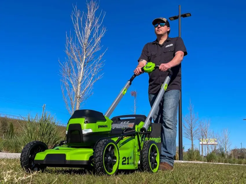 Greenworks 60V Razor Cut Self-Propelled Lawn Mower