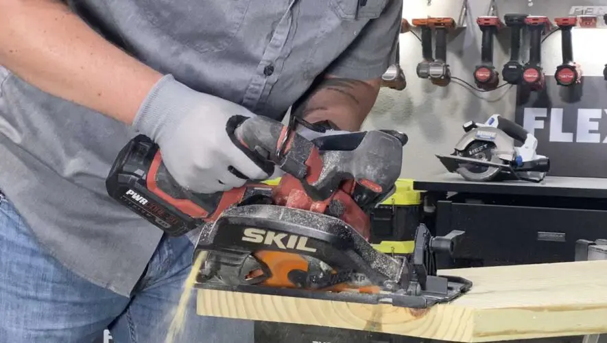 Skil 20V brushless saw 45 bevel miter cut