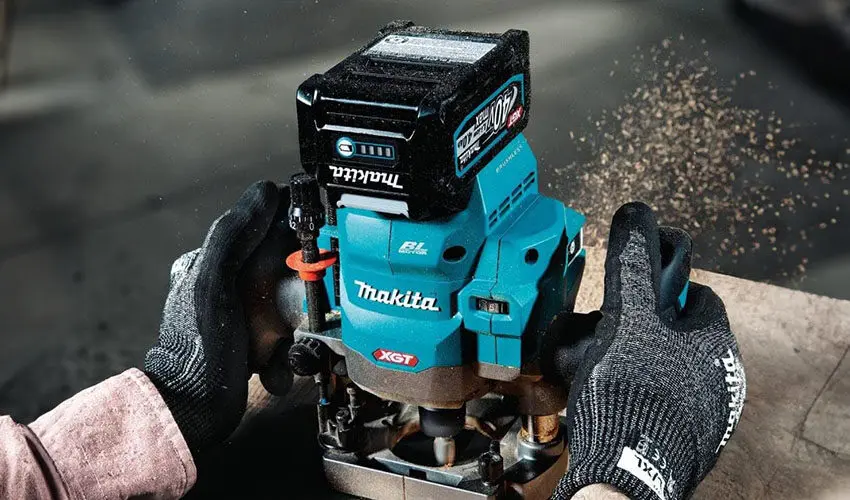 Makita 40V max XGT Cordless 2 1/4 HP Plunge Router GPR01