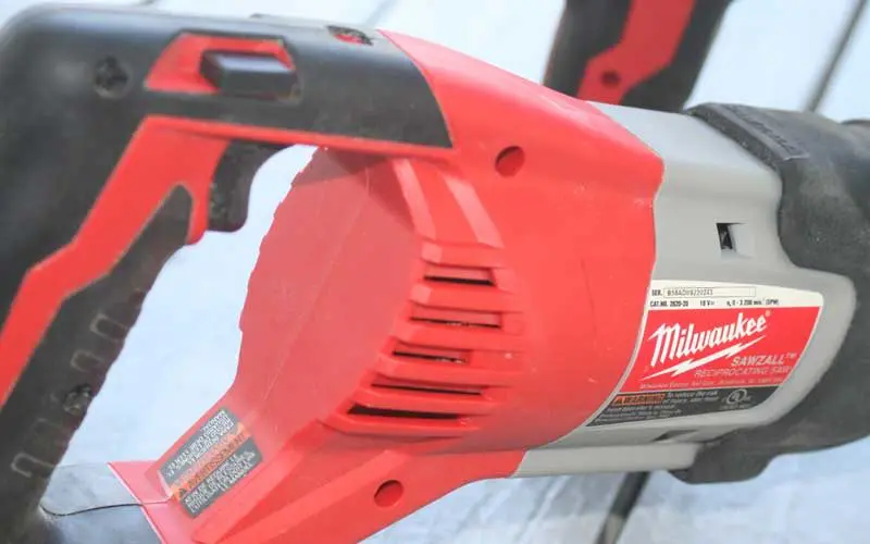 Milwaukee 2620-22 M18 Sawzall Reciprocating Saw Review