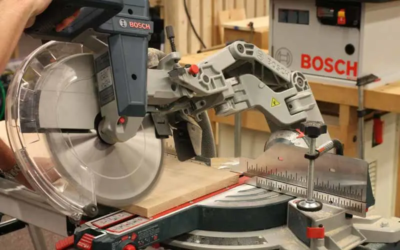 Bosch Axial Glide 12" Dual Bevel Miter Saw Review