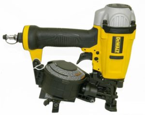 DeWalt DWFP12658 15-Degree Coil Roofing Nailer Preview