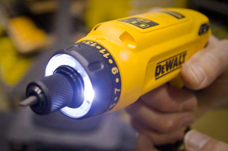 https://www.protoolreviews.com/wp-content/uploads/2013/06/dewalt-8V-gyroscopic-screwdriver-LEDs.jpg