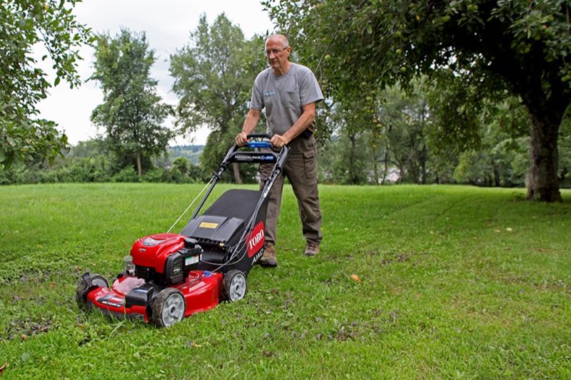 Toro Self-Propelled Lawnmower Reviews | Personal Pace Models | PTR