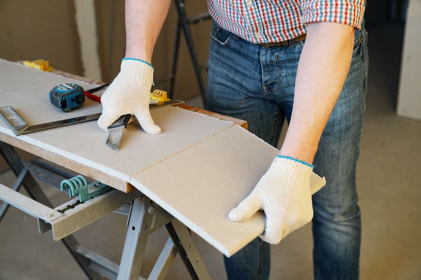 can you use a table saw to cut drywall? 2