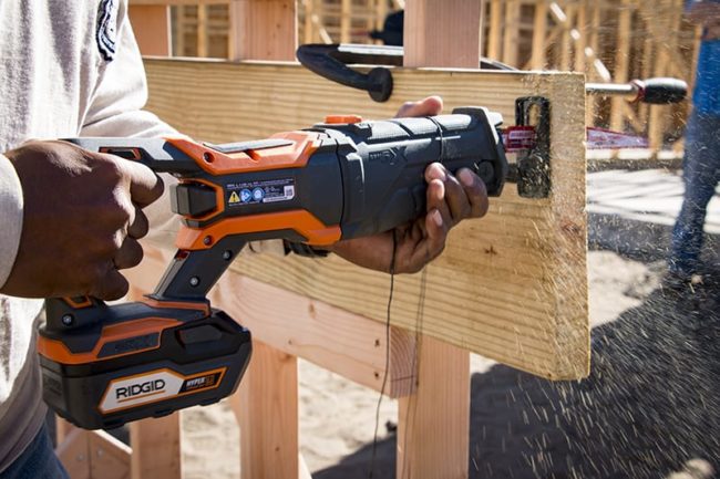 best-cordless-reciprocating-saw-shootout-06