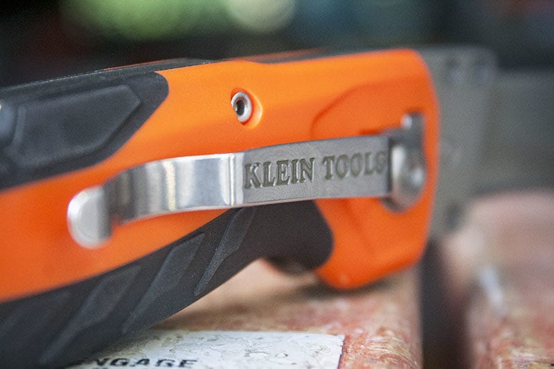 https://www.protoolreviews.com/wp-content/uploads/2017/08/Klein-Cable-Skinning-Knife-Parting-Shot-800x533.jpg