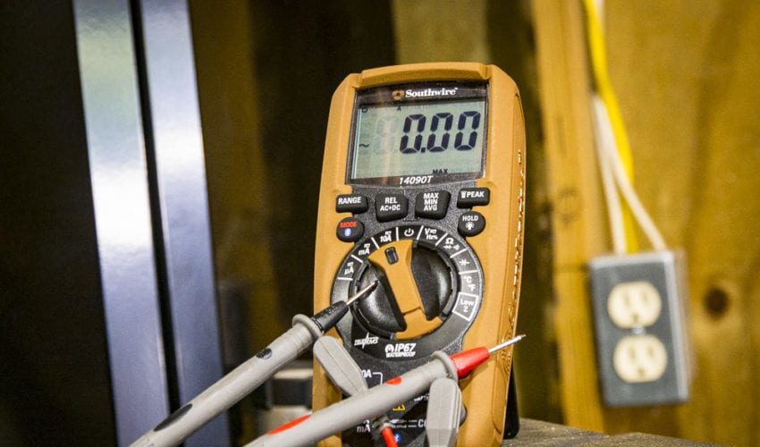 How To Use A Voltmeter