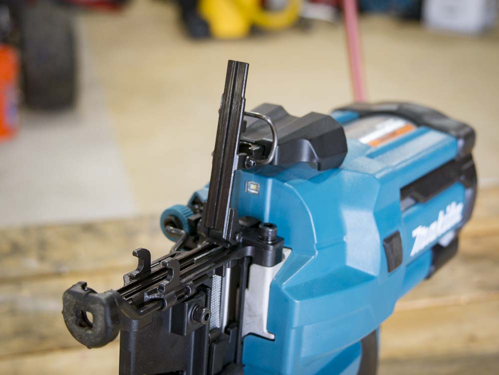 Makita XNB02 16-Gauge Cordless Finish Nailer XNB02 Review | PTR