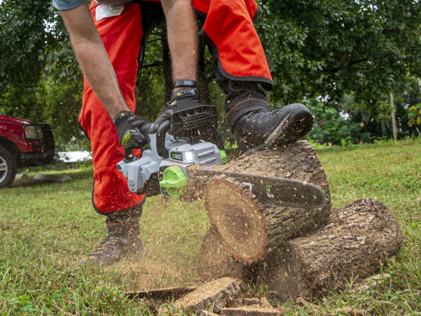 Why Use a Battery-Powered Chainsaw? - Pro Tool Reviews
